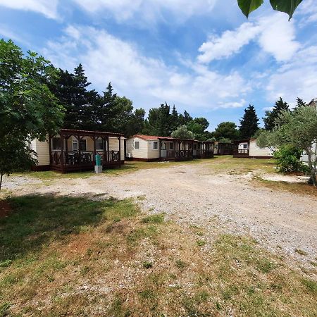 Kamp Rujno Hotel Starigrad Paklenica Bagian luar foto